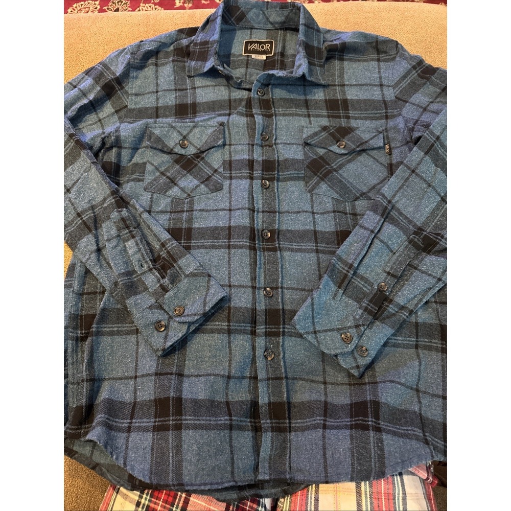 Valor Collective Mens Flannel Plaid Long Sleeve Button Up Size Medium (Drew)